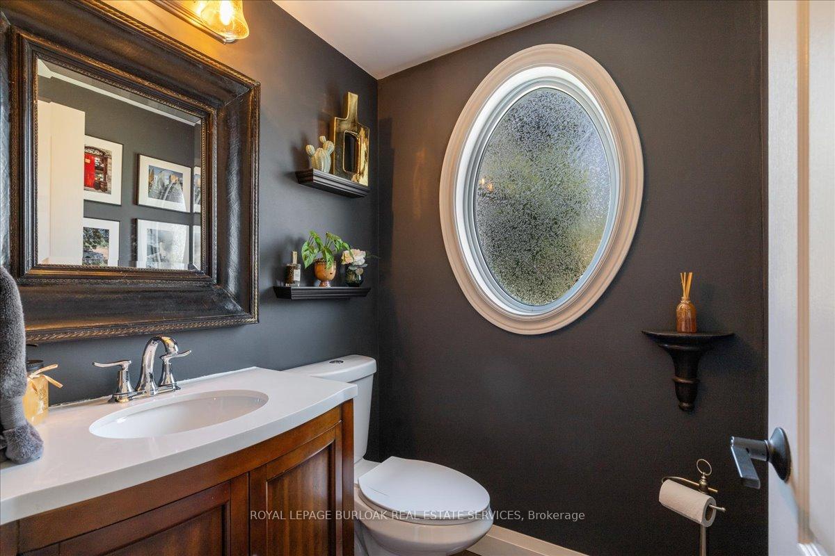 Photo 5 of 61 Niska Drive, Hamilton, Waterdown — HOMEH