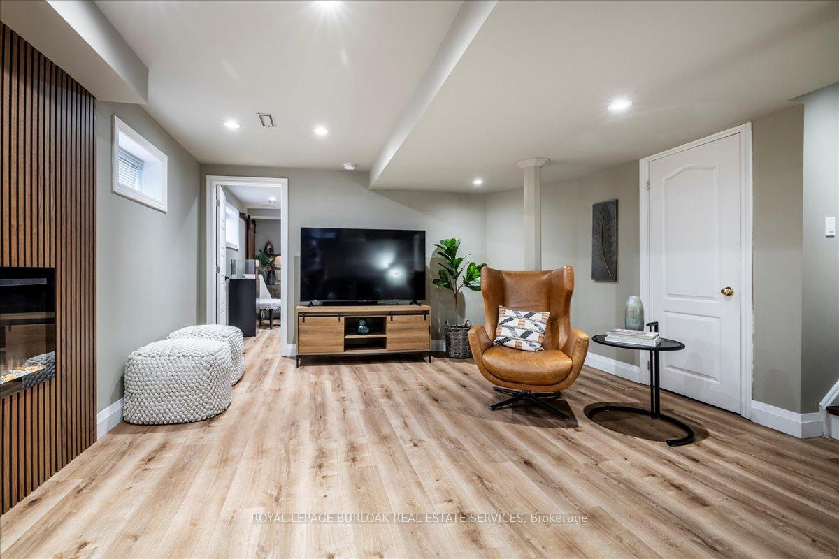 Photo 31 of 61 Niska Drive, Hamilton, Waterdown — HOMEH