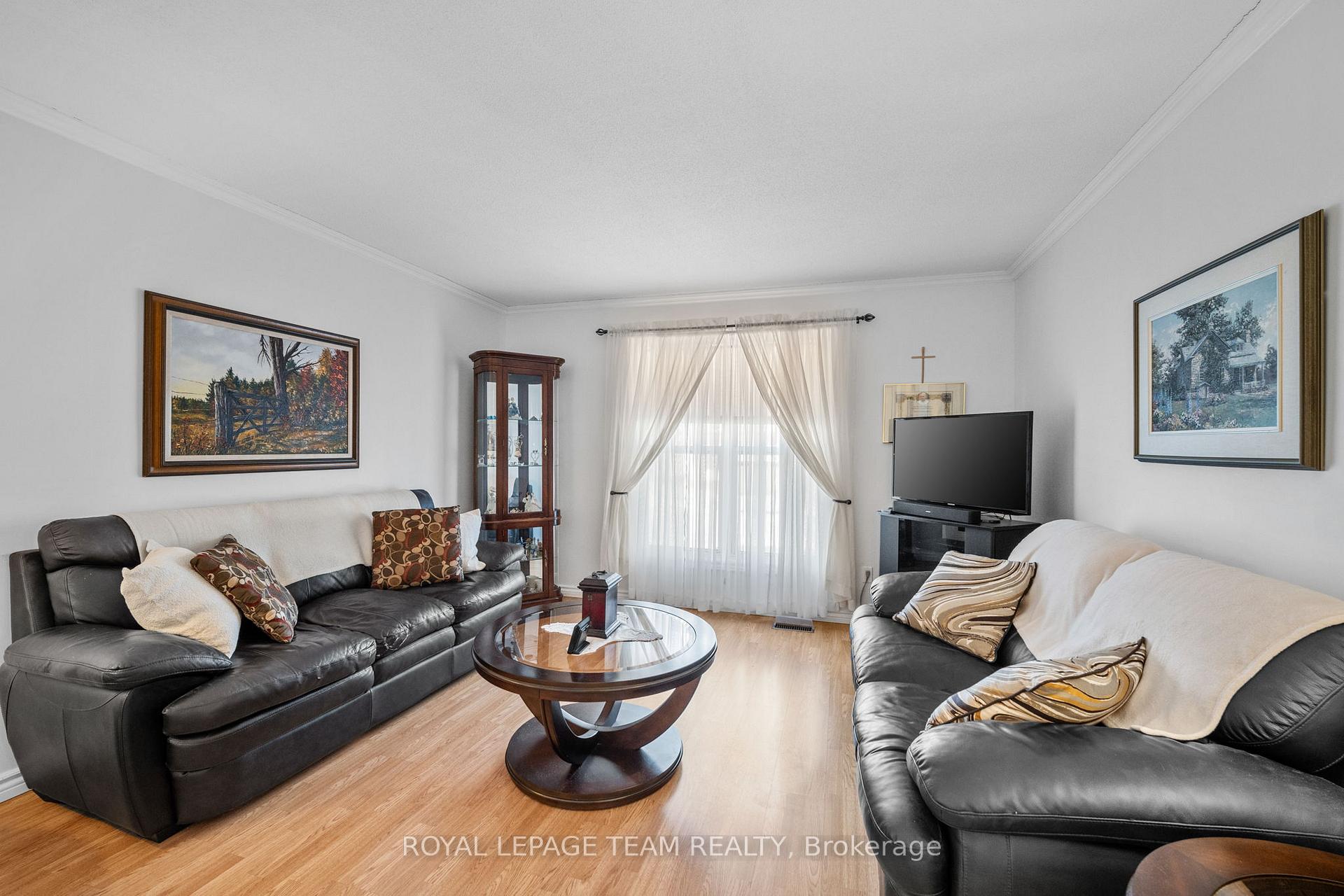 Photo 8 of 87 Seventh Avenue, Arnprior — HOMEH
