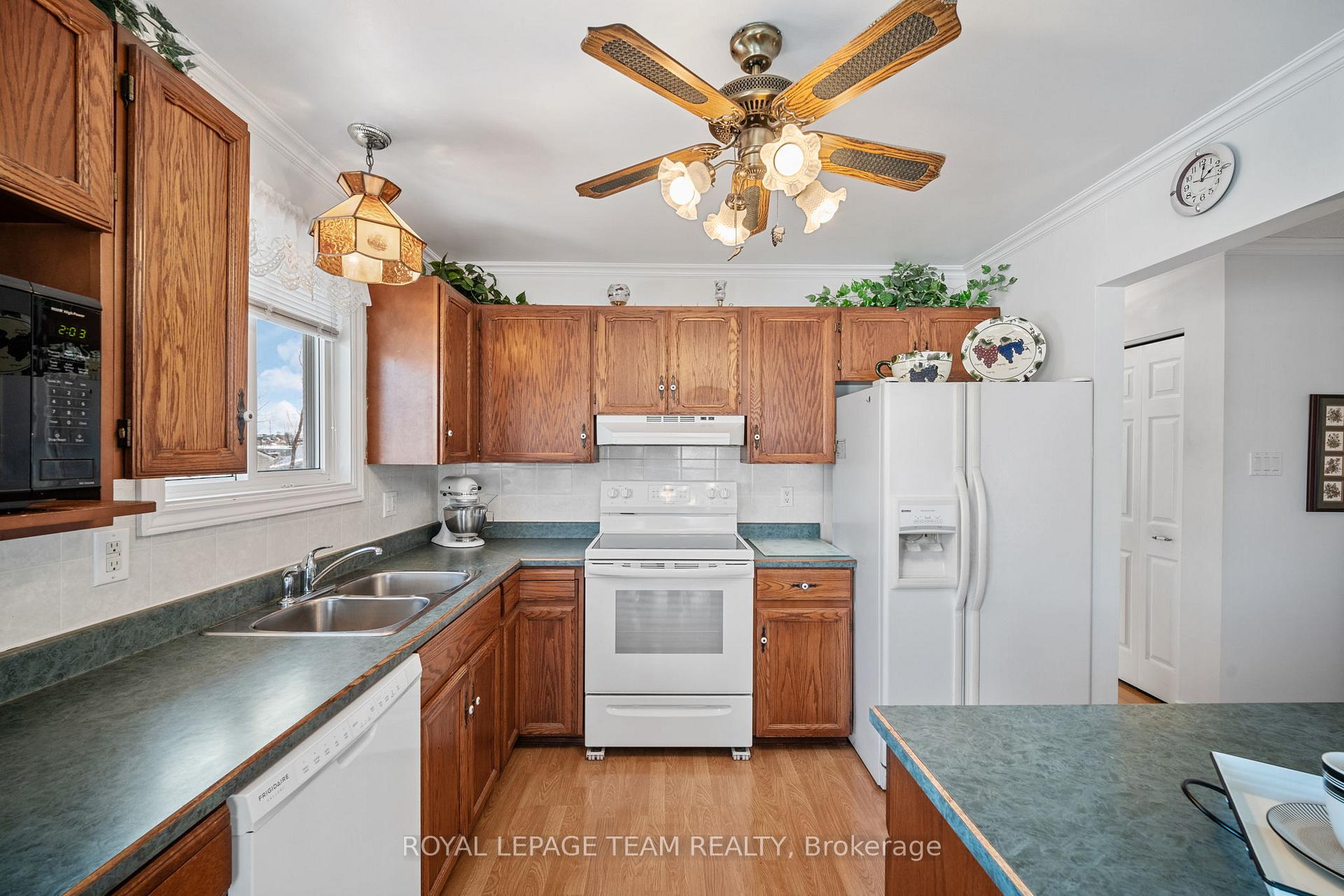Photo 12 of 87 Seventh Avenue, Arnprior — HOMEH