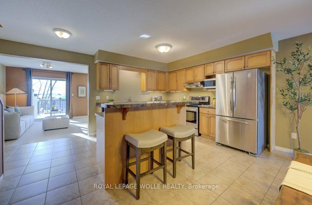 Photo 8 of 46 Hasler Crescent, Guelph, Pineridge/Westminster Woods — HOMEH