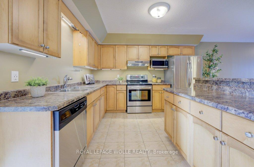 Photo 11 of 46 Hasler Crescent, Guelph, Pineridge/Westminster Woods — HOMEH