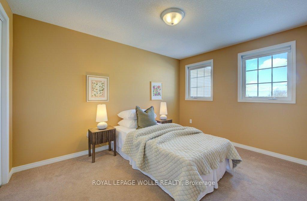 Photo 24 of 46 Hasler Crescent, Guelph, Pineridge/Westminster Woods — HOMEH