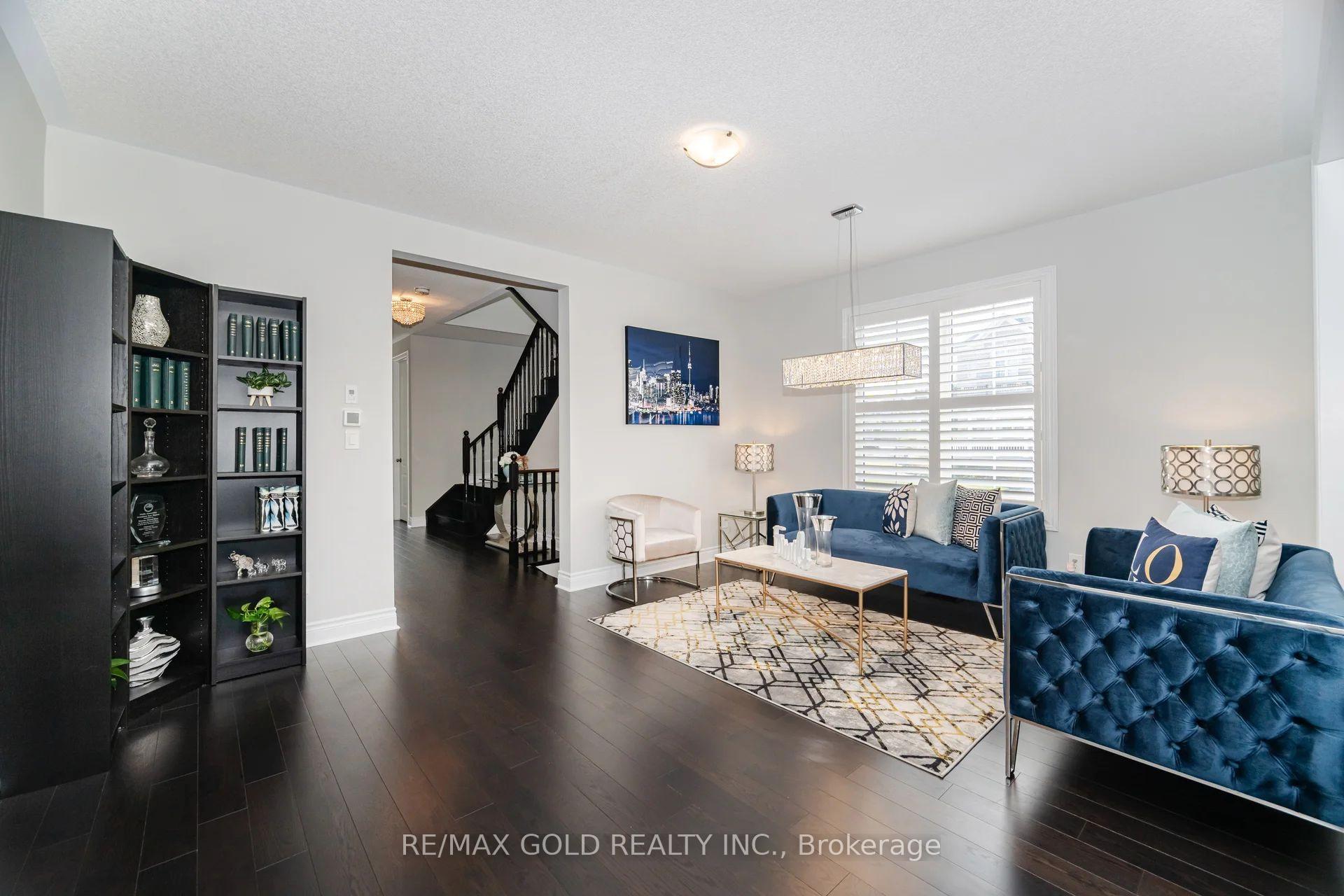 Photo 2 of 15 Henry Wilson Drive, Caledon, Caledon East — HOMEH