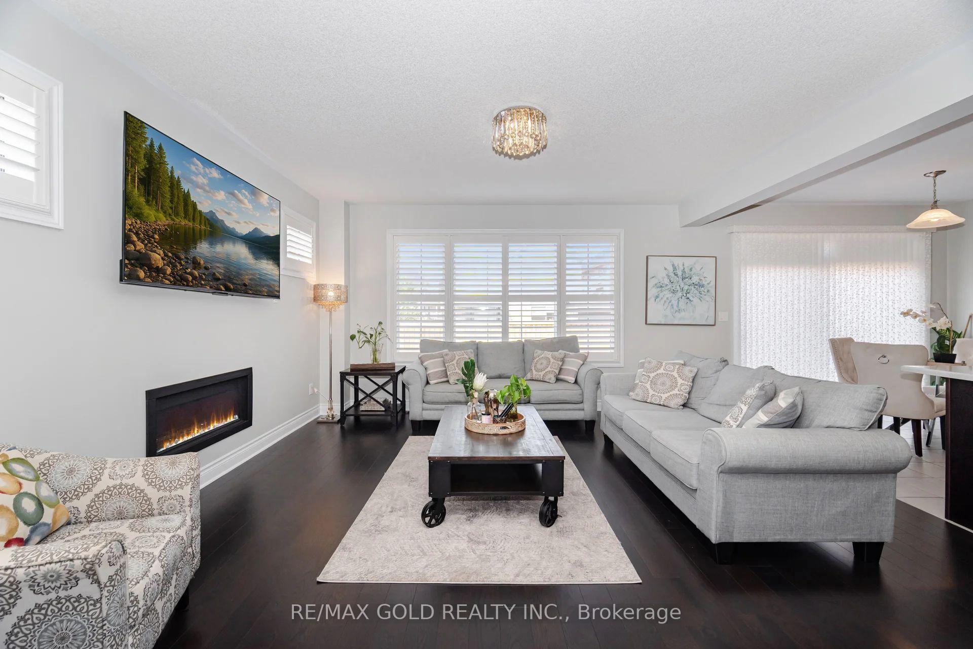 Photo 3 of 15 Henry Wilson Drive, Caledon, Caledon East — HOMEH