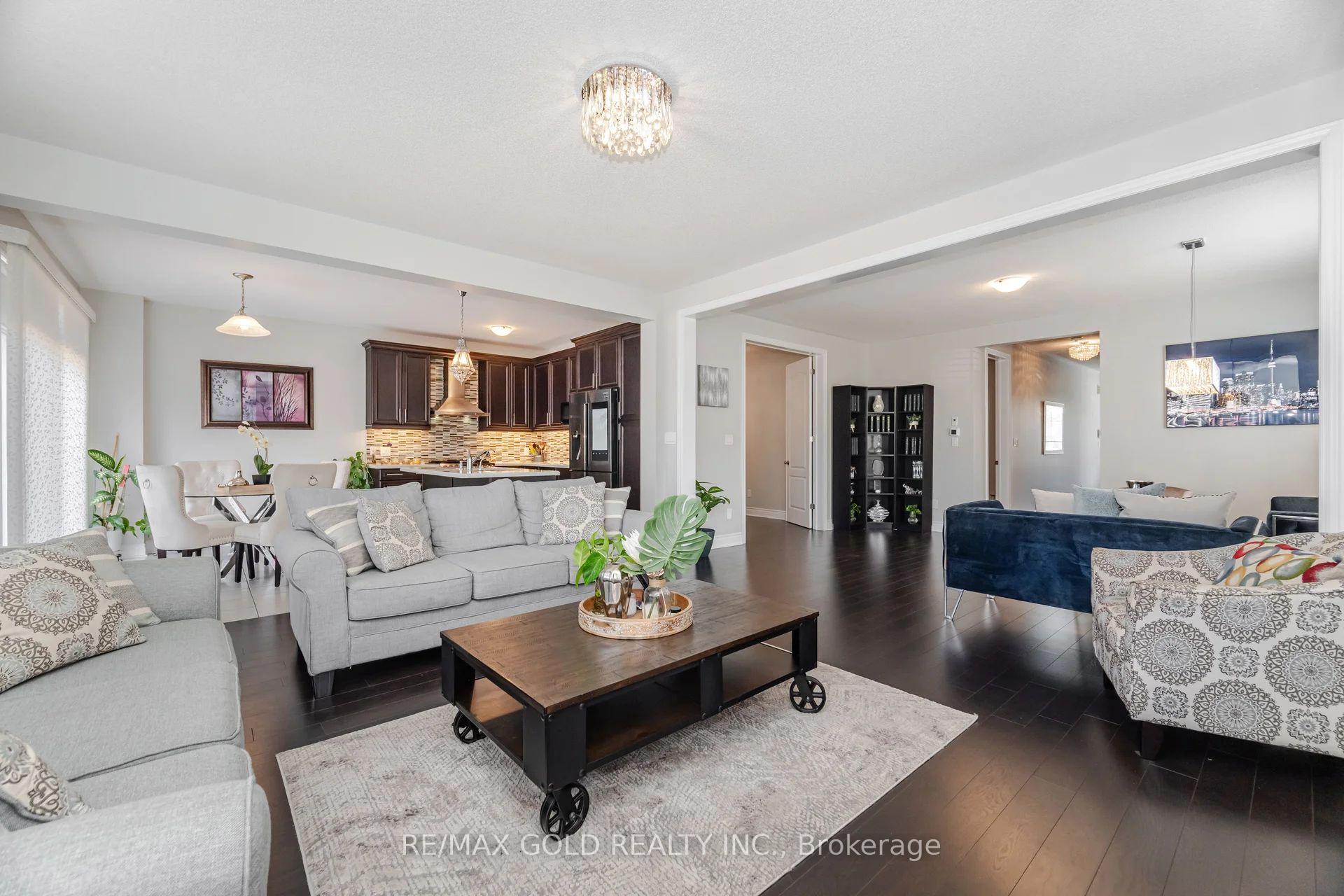 Photo 4 of 15 Henry Wilson Drive, Caledon, Caledon East — HOMEH