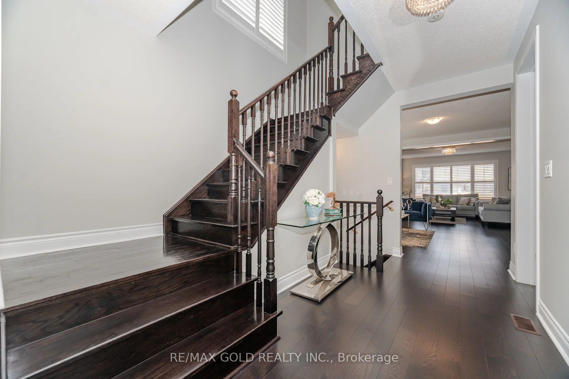 Photo 10 of 15 Henry Wilson Drive, Caledon, Caledon East — HOMEH
