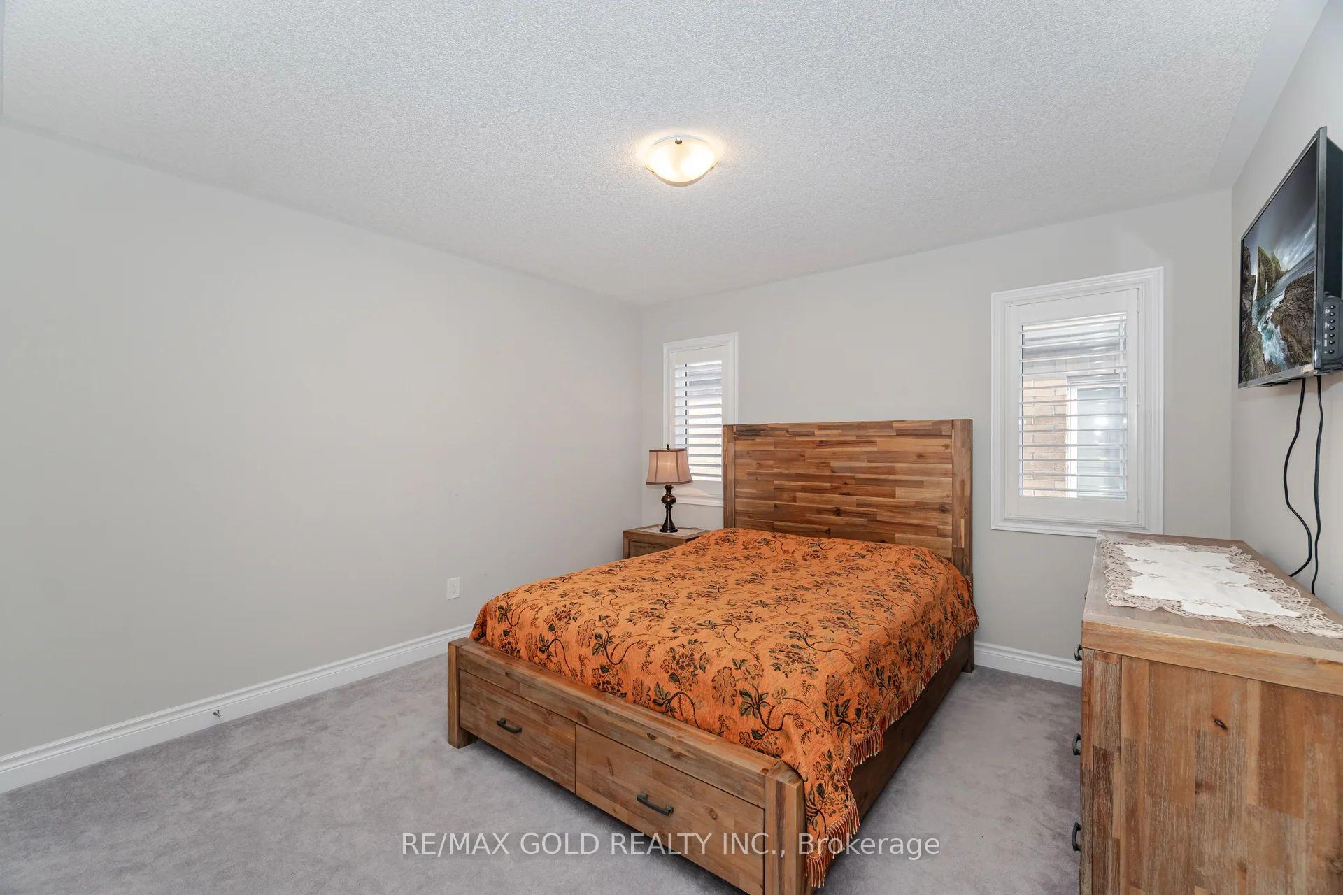 Photo 17 of 15 Henry Wilson Drive, Caledon, Caledon East — HOMEH