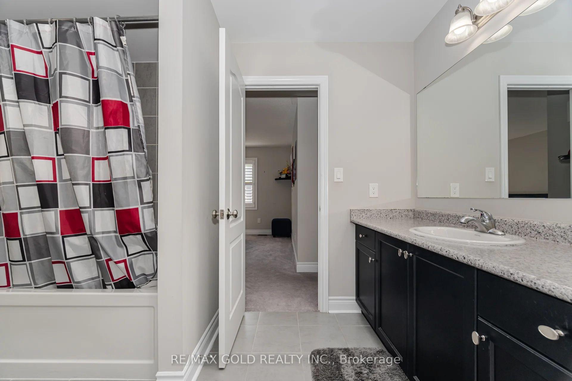 Photo 22 of 15 Henry Wilson Drive, Caledon, Caledon East — HOMEH