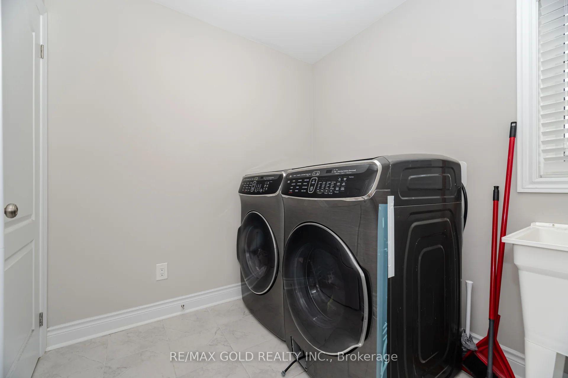 Photo 21 of 15 Henry Wilson Drive, Caledon, Caledon East — HOMEH