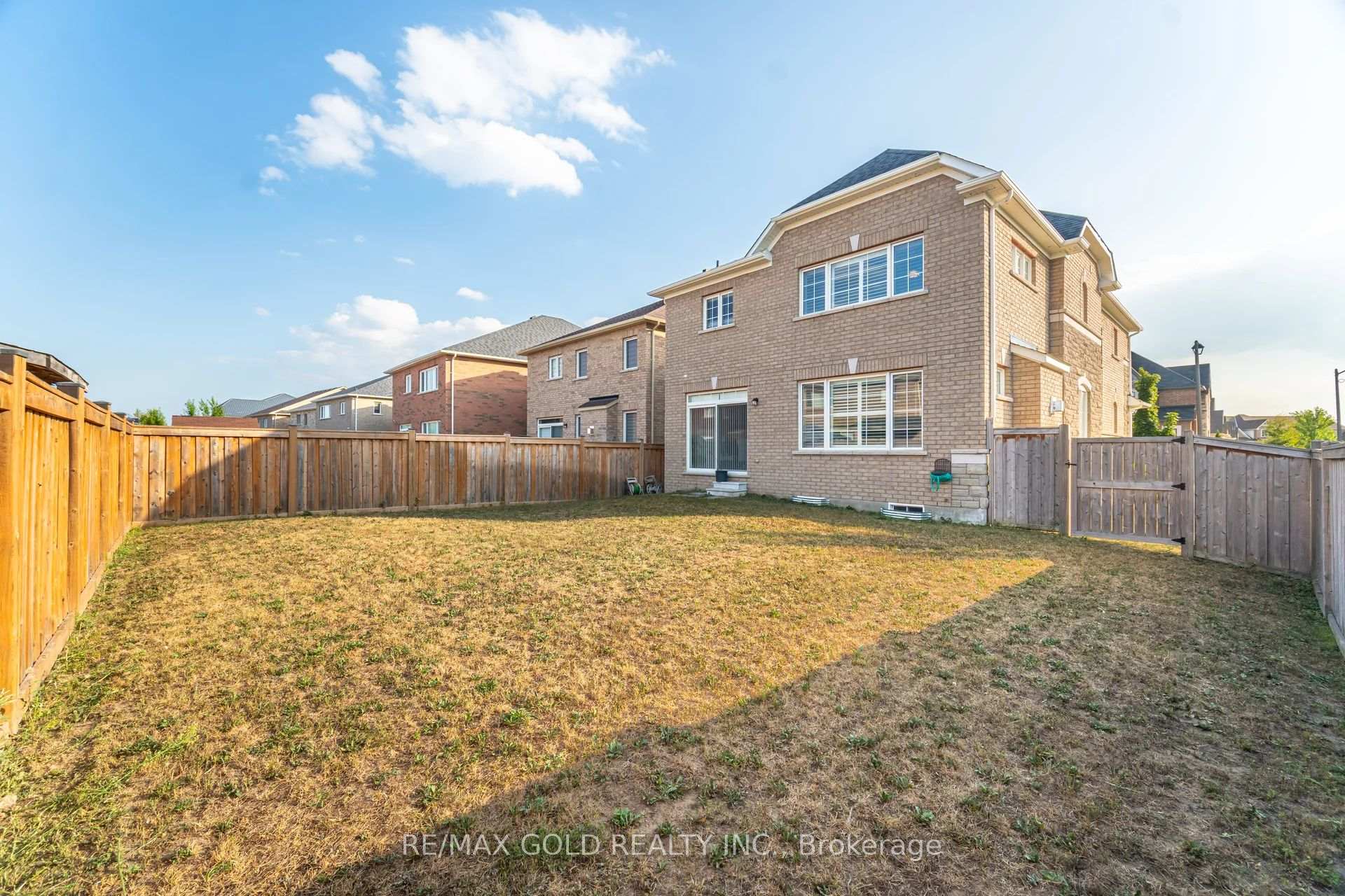Photo 25 of 15 Henry Wilson Drive, Caledon, Caledon East — HOMEH