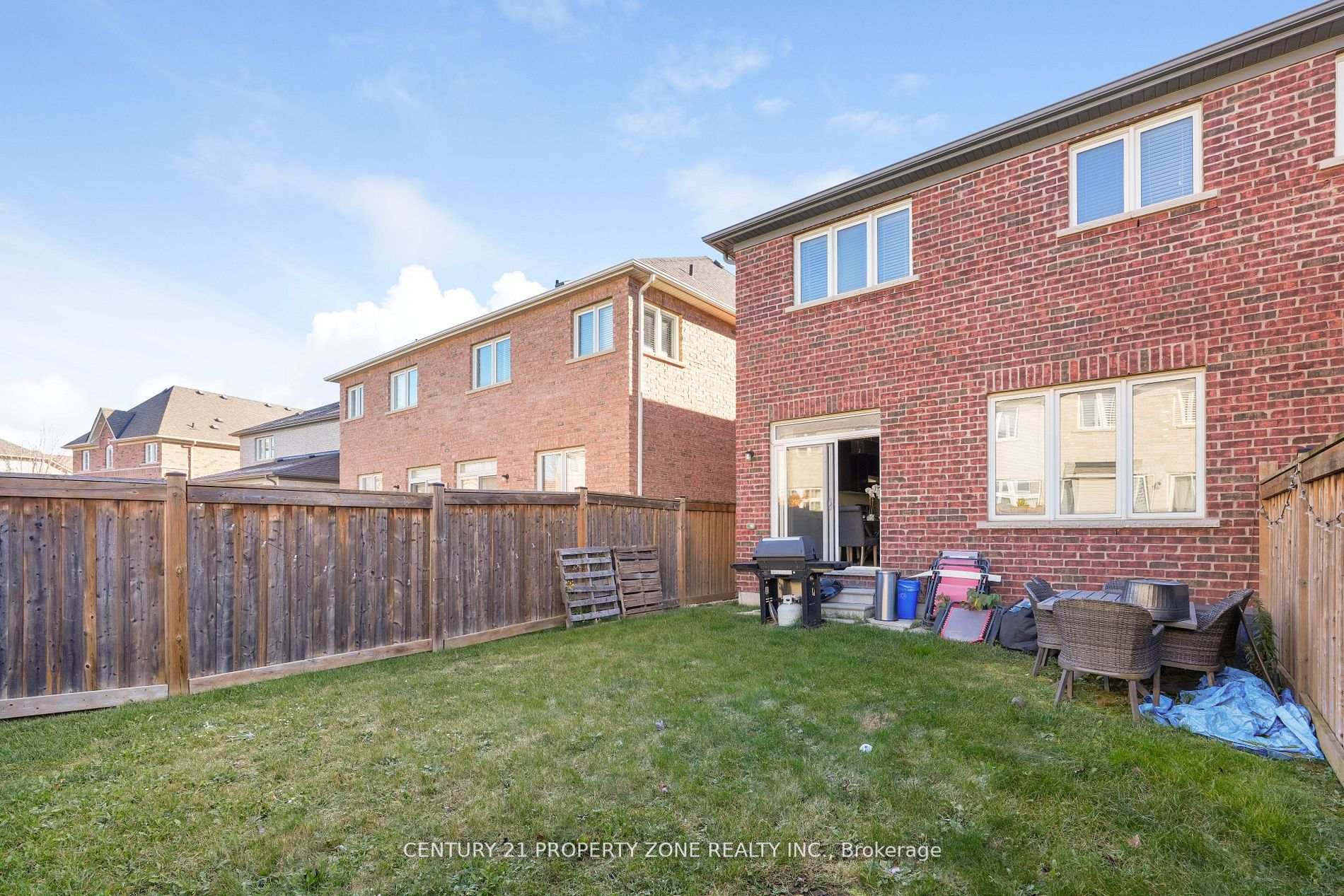 Photo 23 of 38 Twistleton Street, Caledon, Rural Caledon — HOMEH