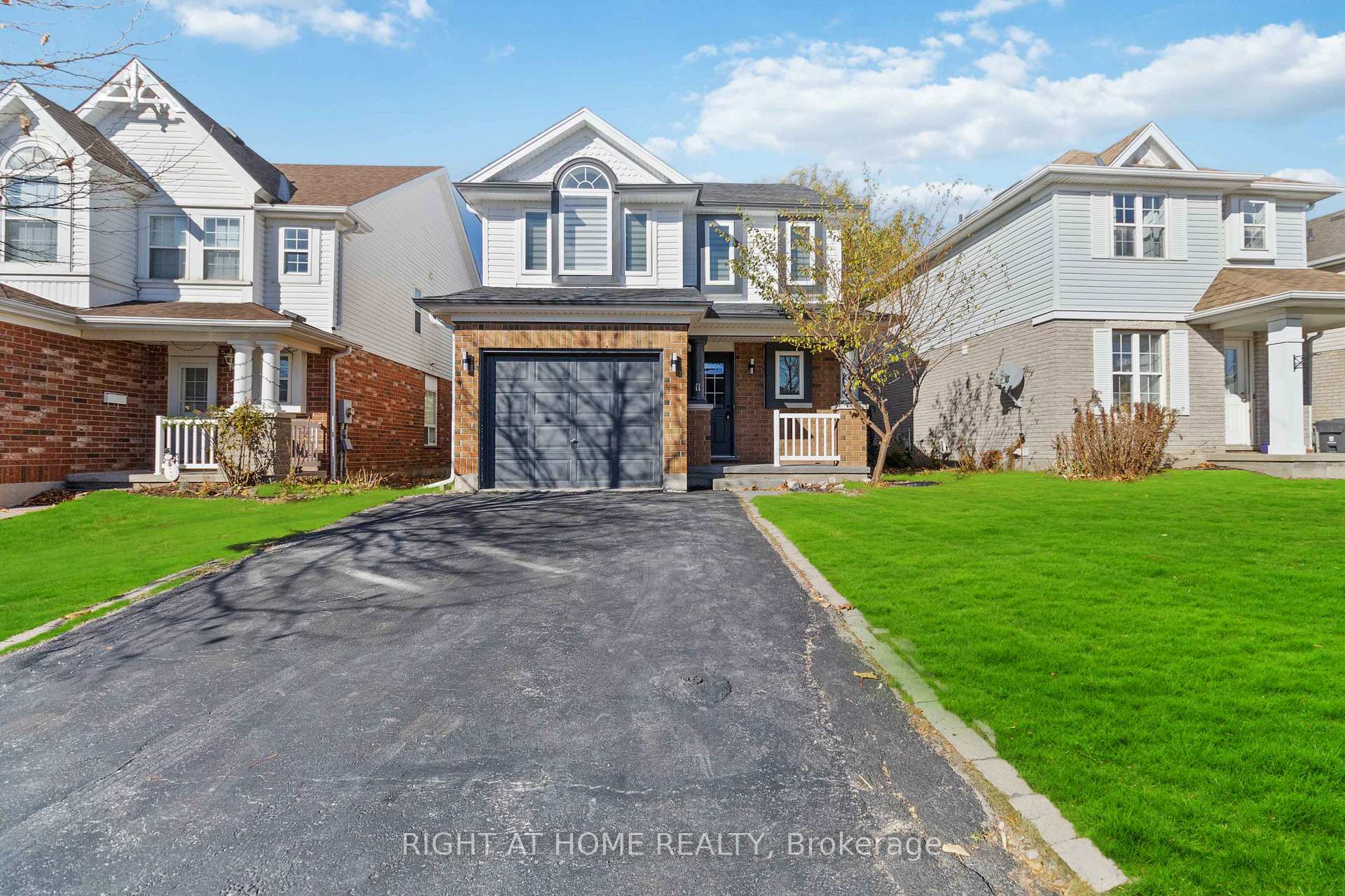 Photo 2 of 11 Southcreek Trail, Guelph, Kortright West — HOMEH