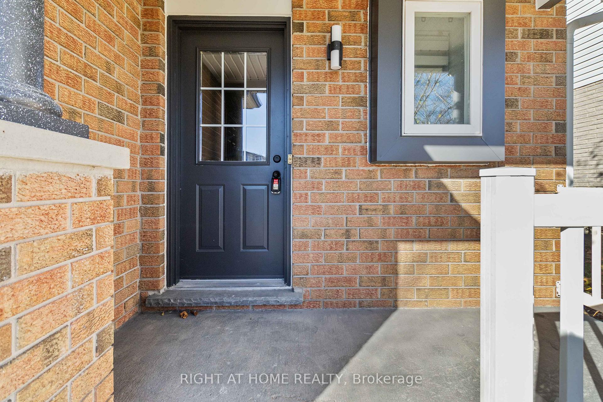 Photo 3 of 11 Southcreek Trail, Guelph, Kortright West — HOMEH