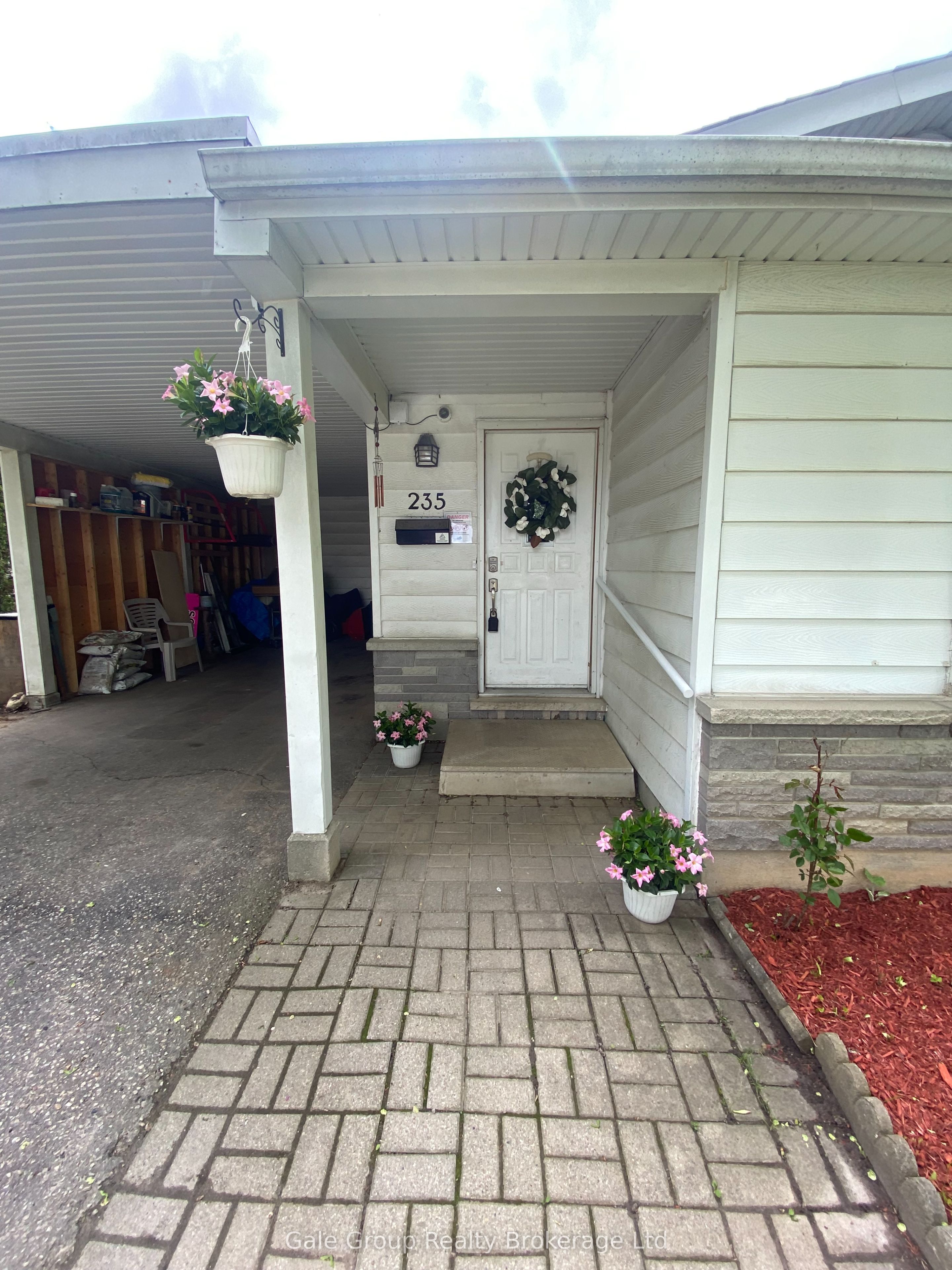 Photo 41 of 235 Huntingdon Crescent, Waterloo — HOMEH