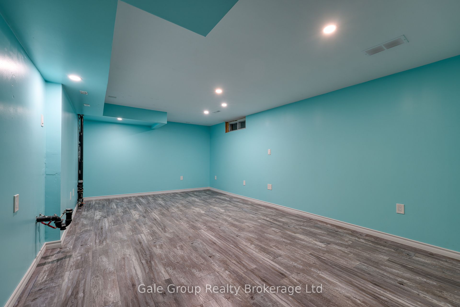Photo 57 of 235 Huntingdon Crescent, Waterloo — HOMEH