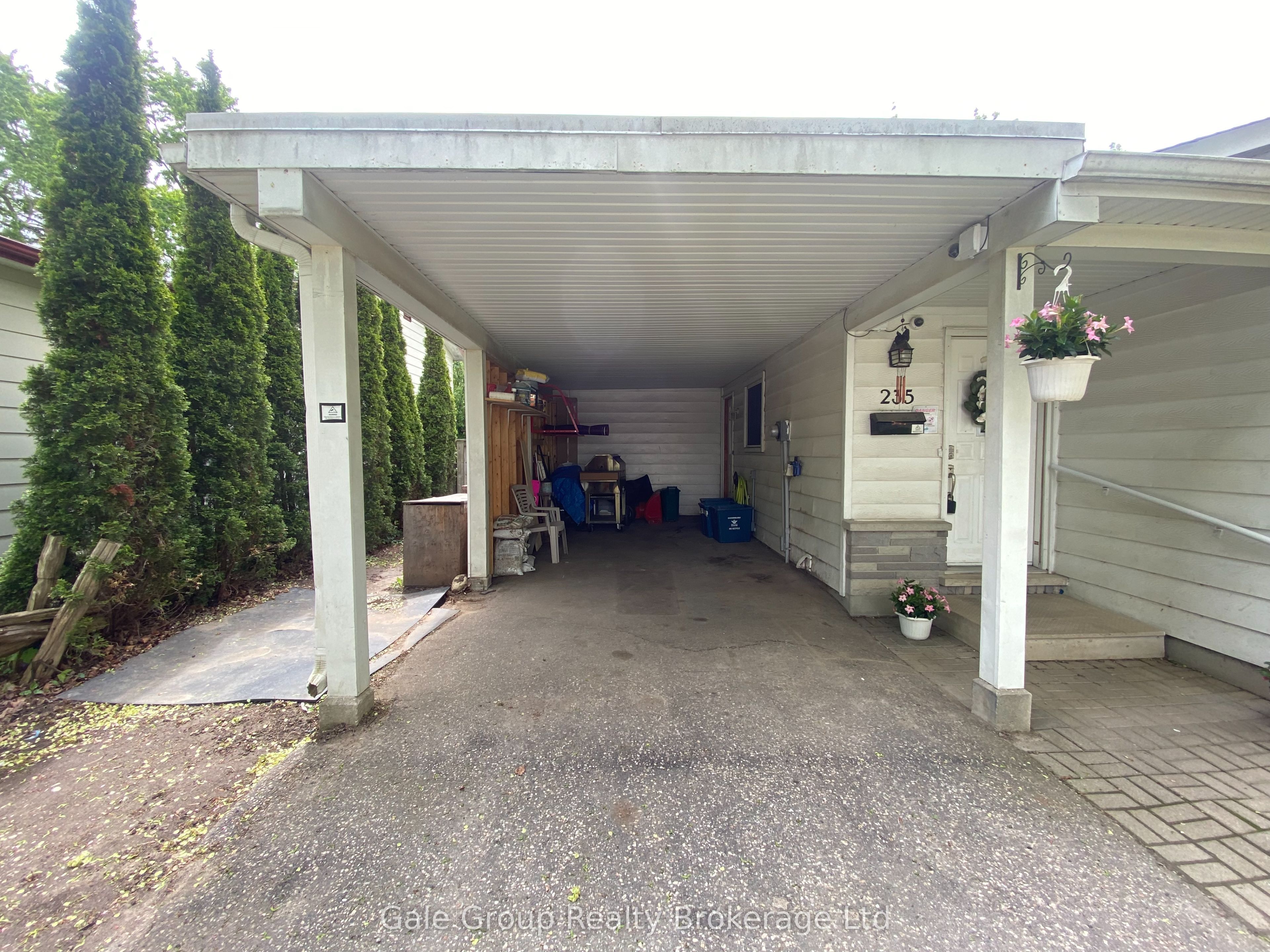 Photo 38 of 235 Huntingdon Crescent, Waterloo — HOMEH