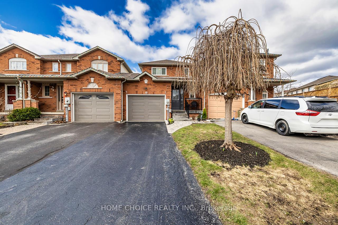 Photo 2 of 40 Somerscales Drive, Clarington, Bowmanville — HOMEH