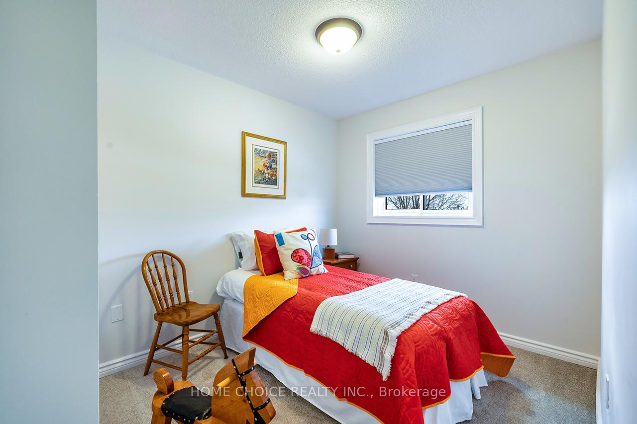 Photo 16 of 40 Somerscales Drive, Clarington, Bowmanville — HOMEH
