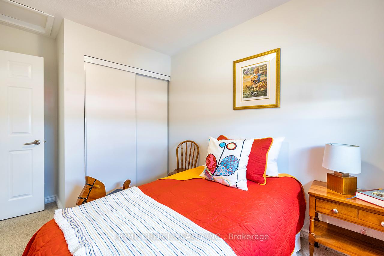 Photo 17 of 40 Somerscales Drive, Clarington, Bowmanville — HOMEH