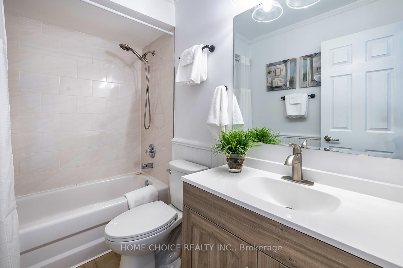 Photo 20 of 40 Somerscales Drive, Clarington, Bowmanville — HOMEH