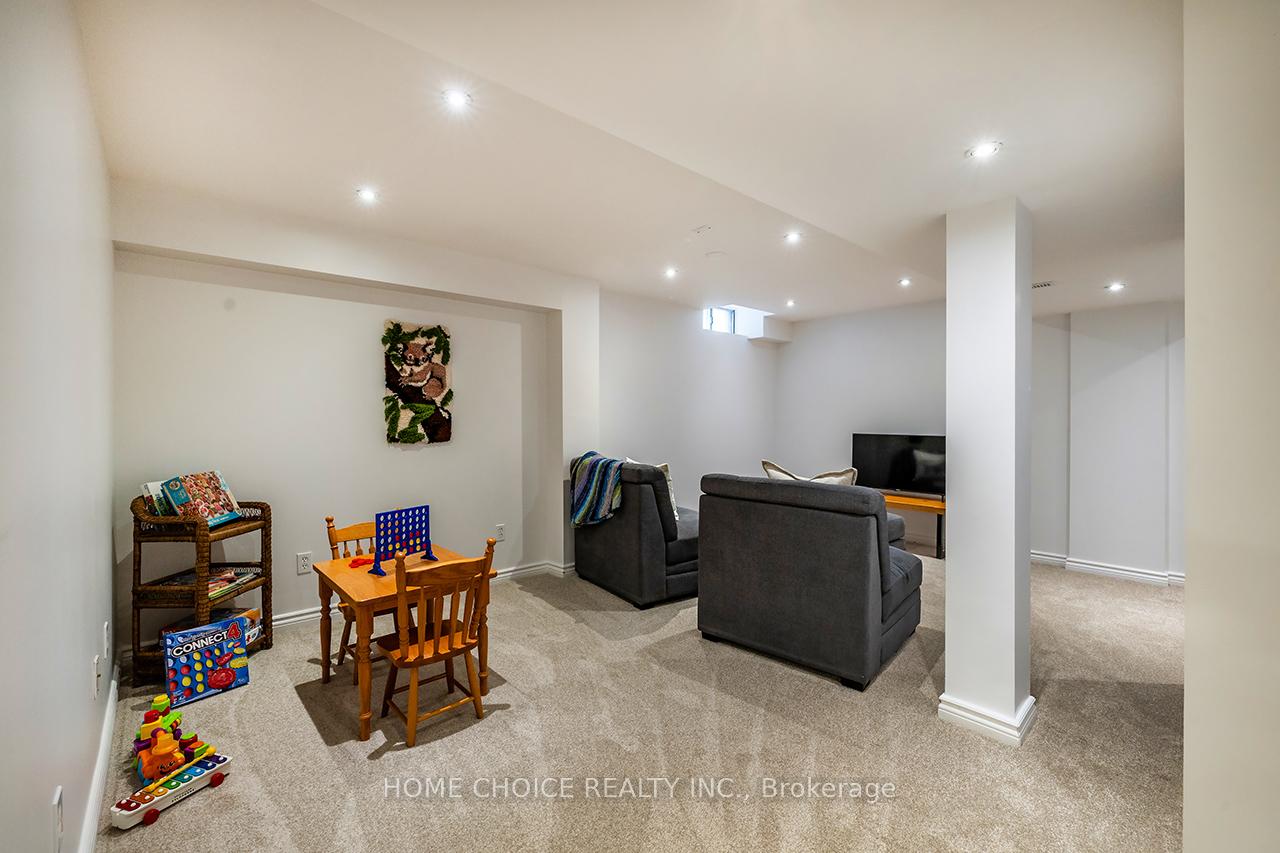 Photo 24 of 40 Somerscales Drive, Clarington, Bowmanville — HOMEH