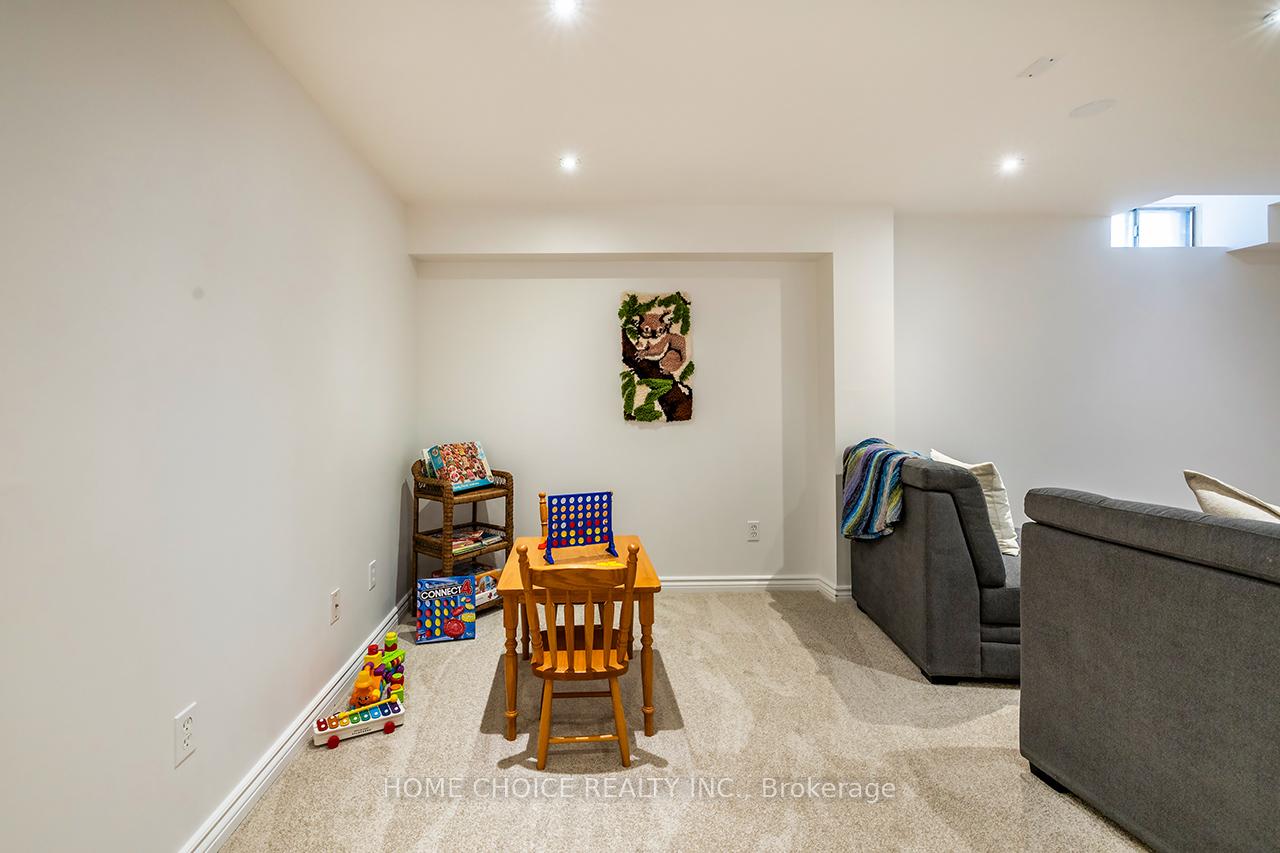 Photo 25 of 40 Somerscales Drive, Clarington, Bowmanville — HOMEH