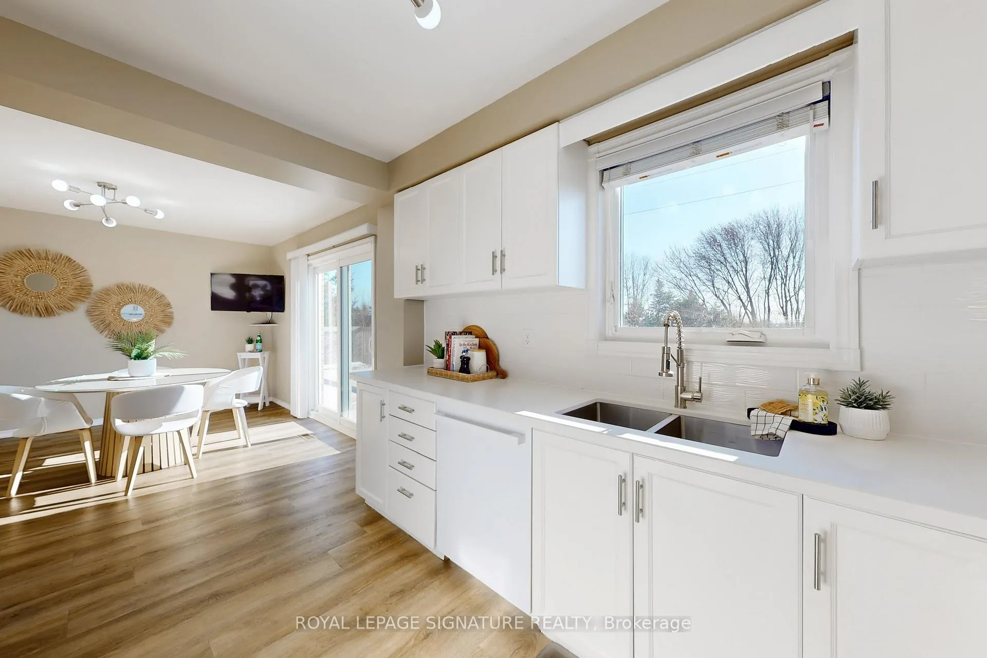 Photo 4 of 22 Winter Court, Whitby, Blue Grass Meadows — HOMEH