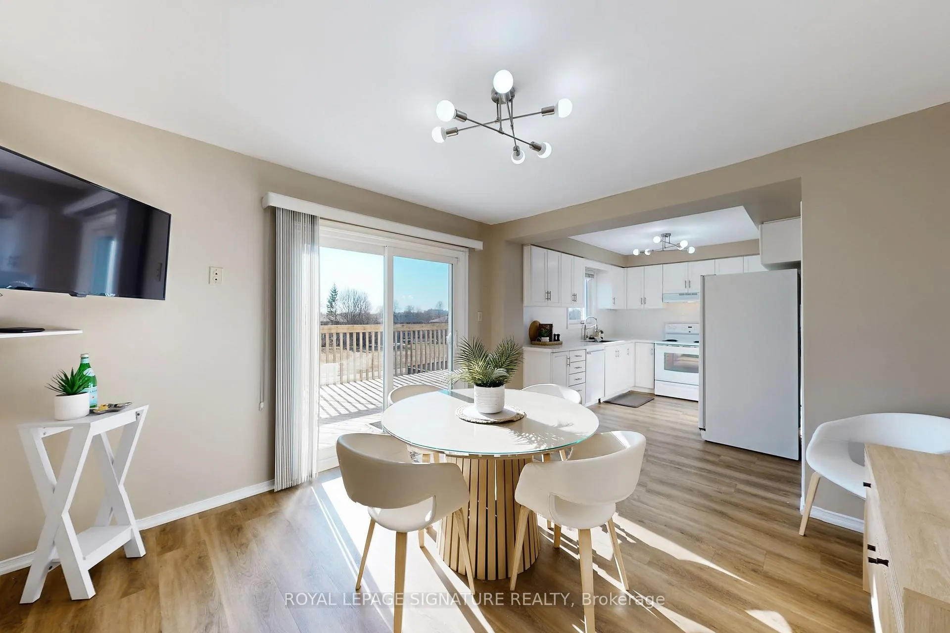 Photo 5 of 22 Winter Court, Whitby, Blue Grass Meadows — HOMEH