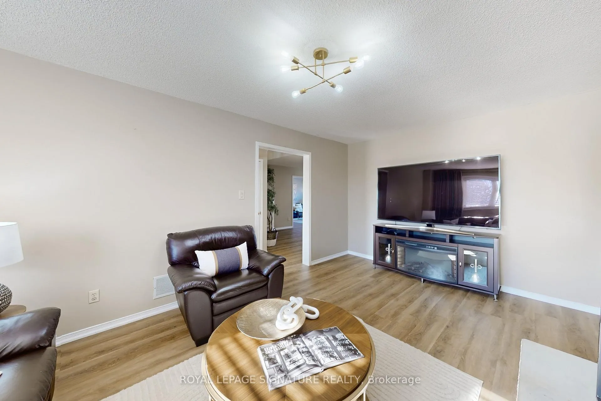 Photo 11 of 22 Winter Court, Whitby, Blue Grass Meadows — HOMEH