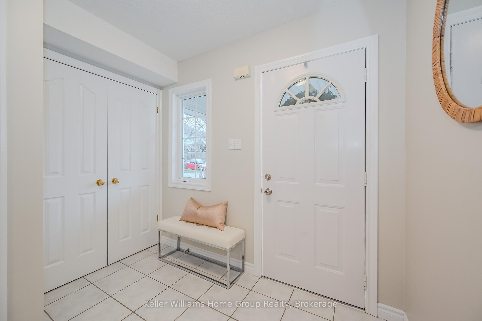 Photo 5 of 52 Carrington Place, Guelph, Kortright West — HOMEH