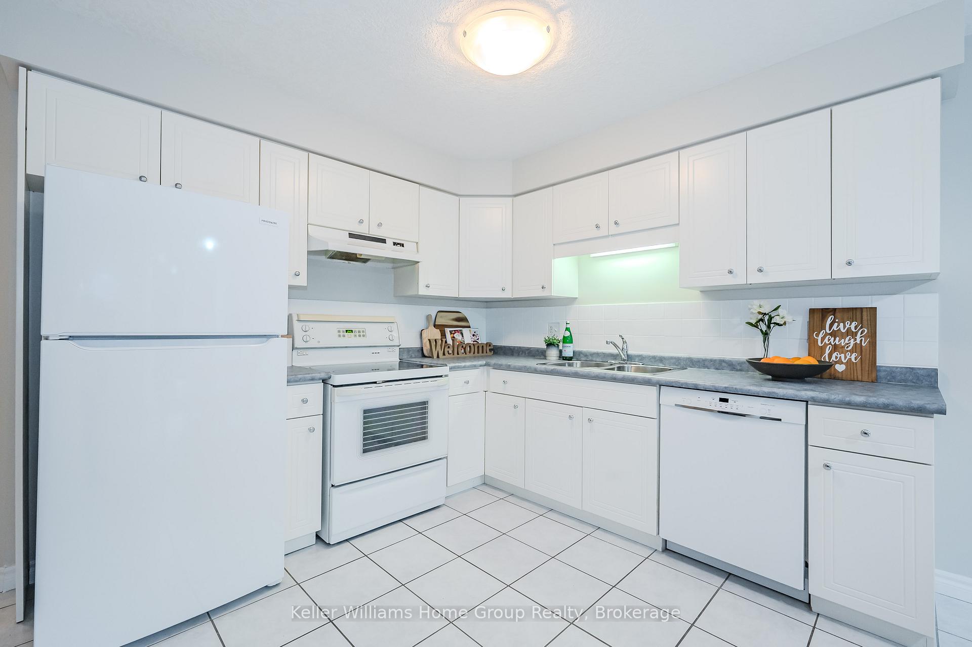 Photo 12 of 52 Carrington Place, Guelph, Kortright West — HOMEH