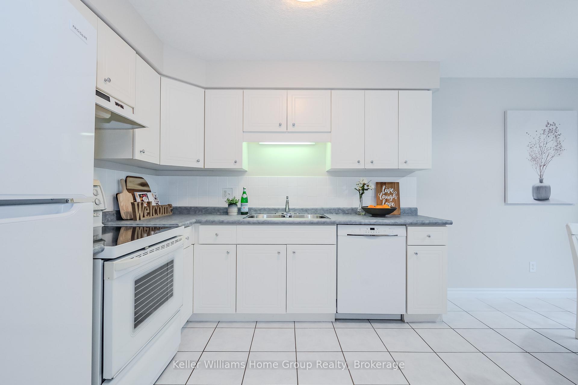 Photo 13 of 52 Carrington Place, Guelph, Kortright West — HOMEH
