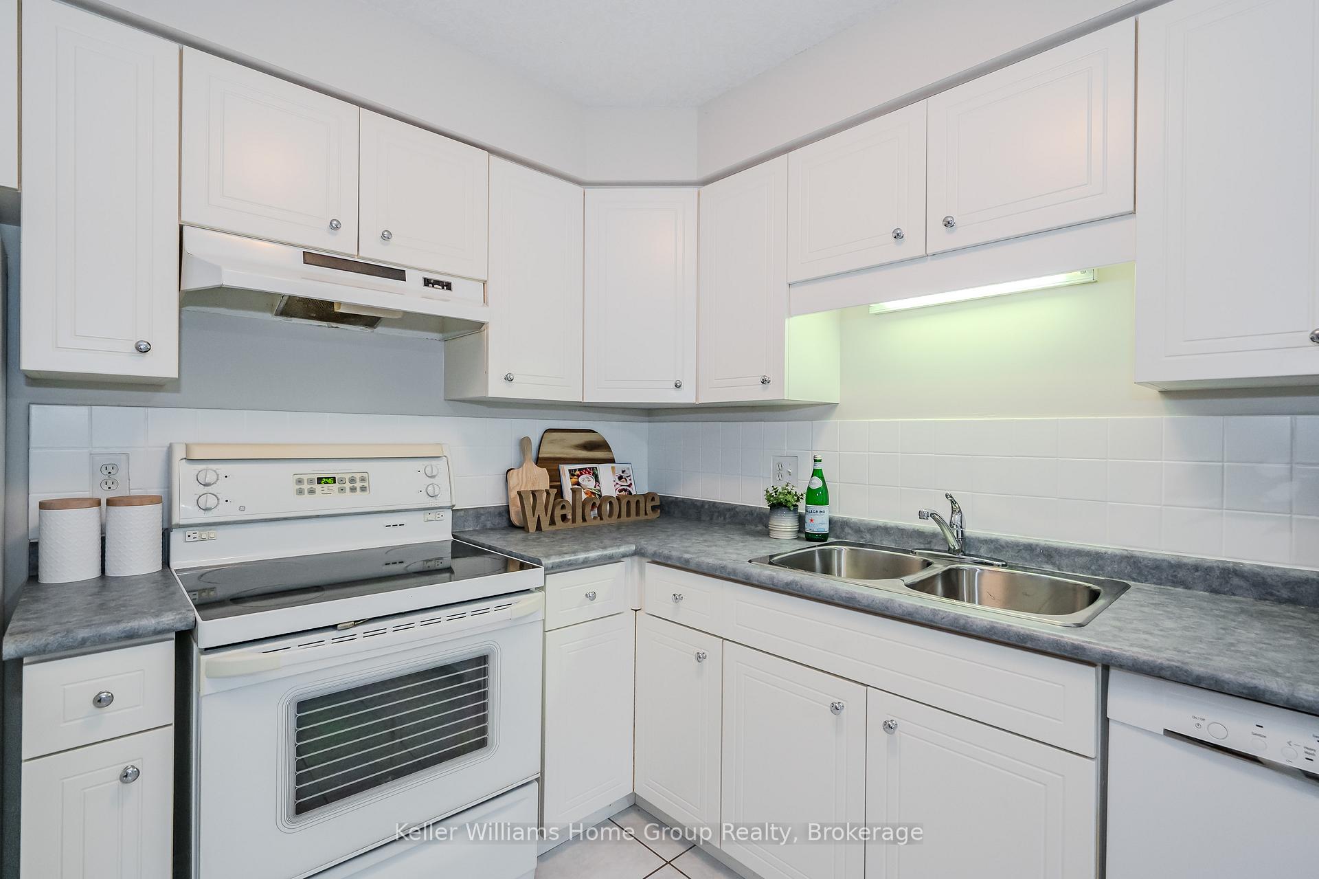Photo 15 of 52 Carrington Place, Guelph, Kortright West — HOMEH