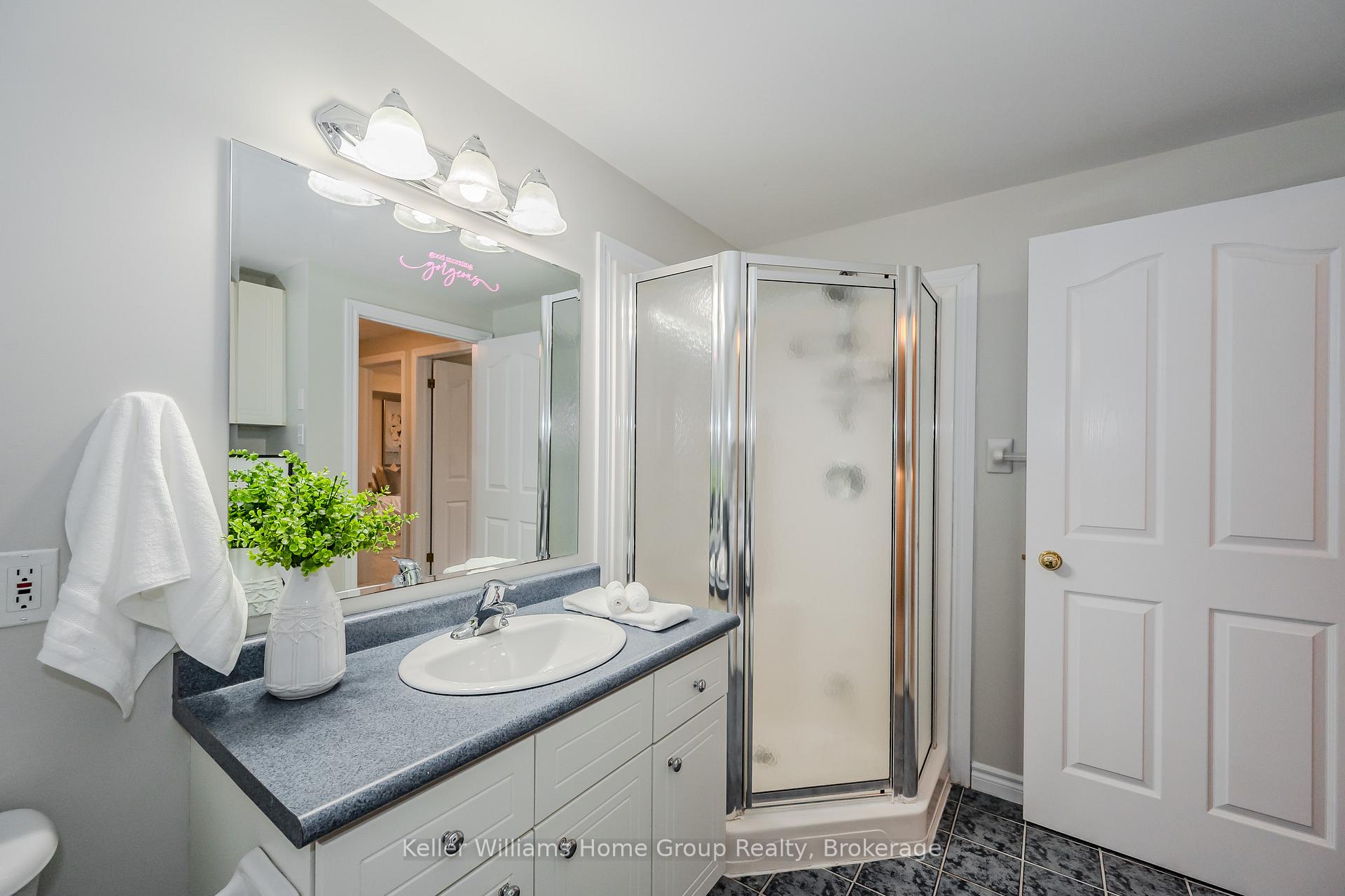 Photo 23 of 52 Carrington Place, Guelph, Kortright West — HOMEH