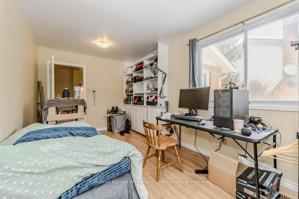 Photo 10 of 18 Rickson Avenue, Guelph, Kortright West — HOMEH