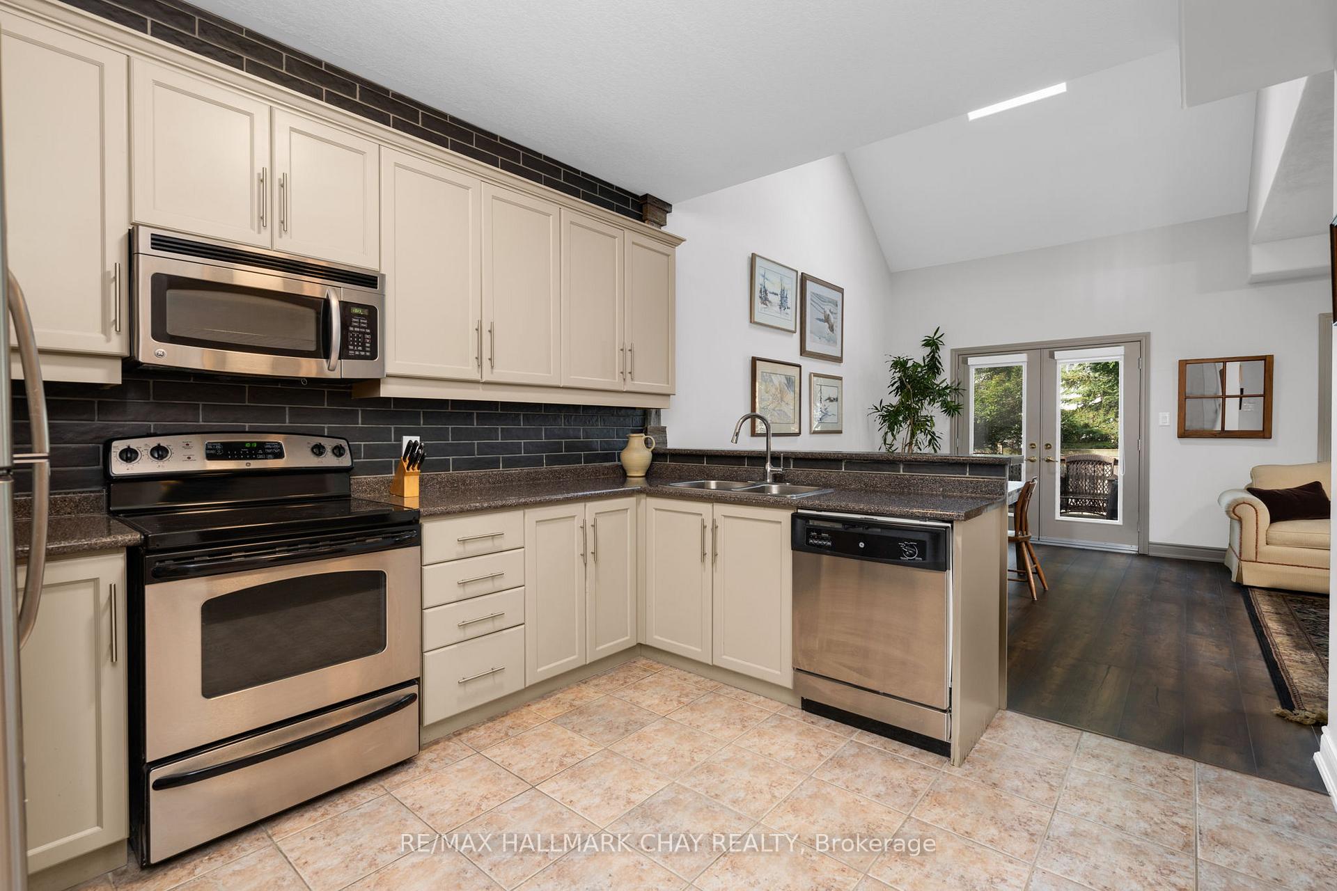 Photo 26 of Unit 20, 125 Huronia Road, Barrie, Painswick North — HOMEH