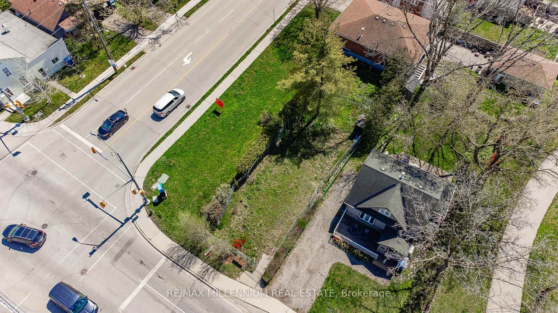Photo 5 of 239 Elizabeth Street, Guelph, St. Patrick's Ward — HOMEH