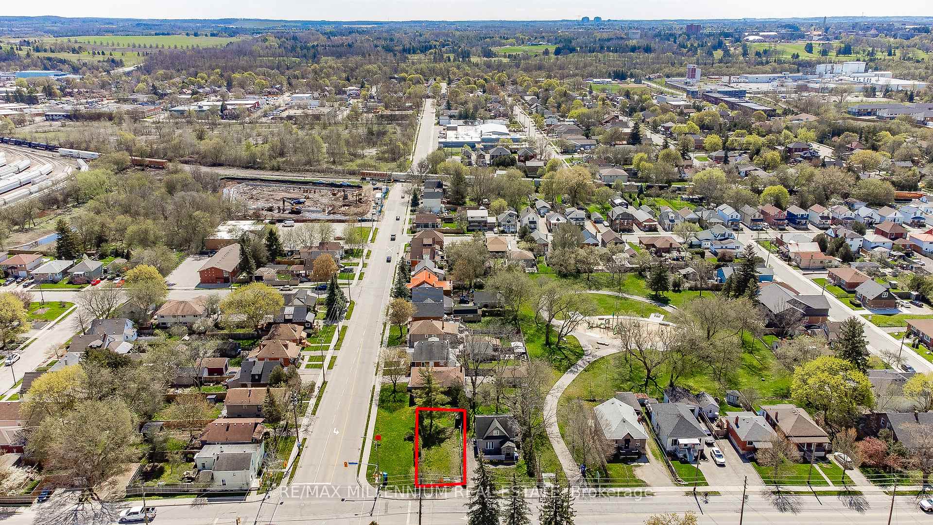Photo 9 of 239 Elizabeth Street, Guelph, St. Patrick's Ward — HOMEH
