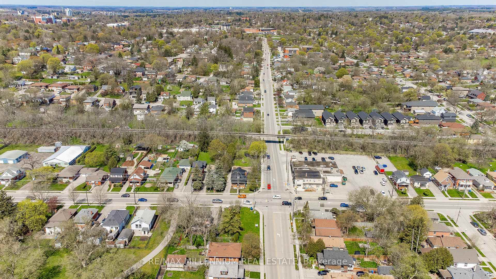 Photo 13 of 239 Elizabeth Street, Guelph, St. Patrick's Ward — HOMEH