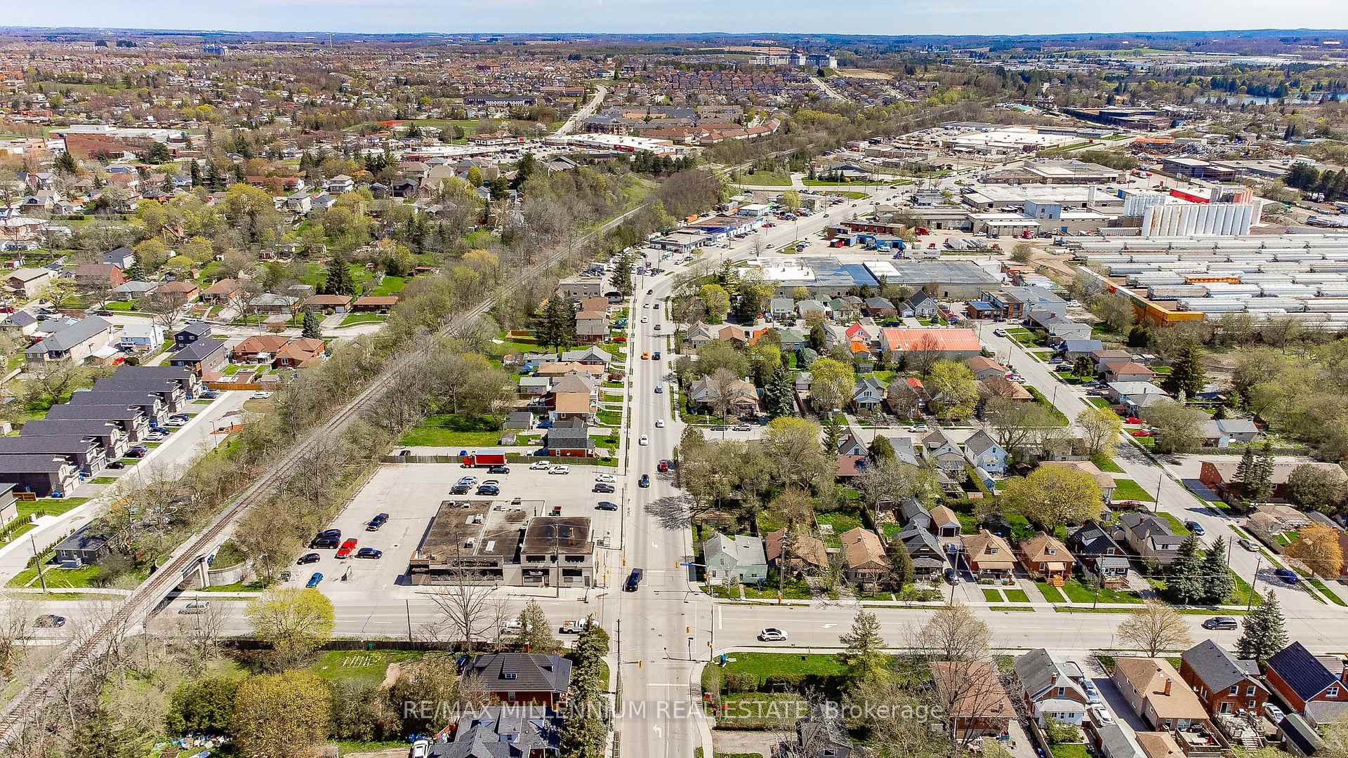 Photo 14 of 239 Elizabeth Street, Guelph, St. Patrick's Ward — HOMEH