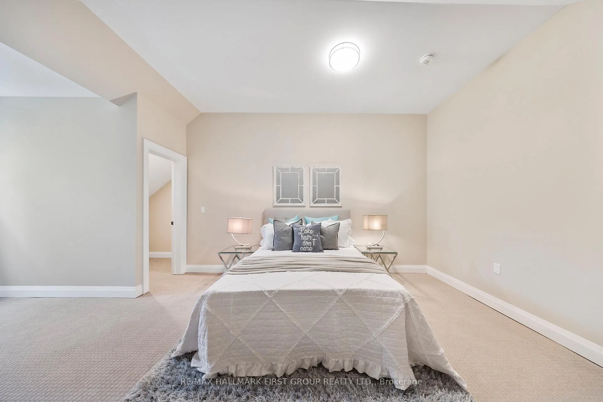 Photo 37 of 732 Hillview Crescent, Pickering, West Shore — HOMEH