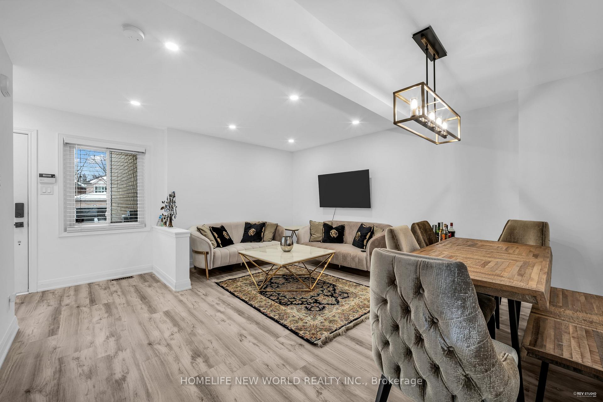 Photo 18 of 116 Sandfield Drive, Aurora, Aurora Highlands — HOMEH