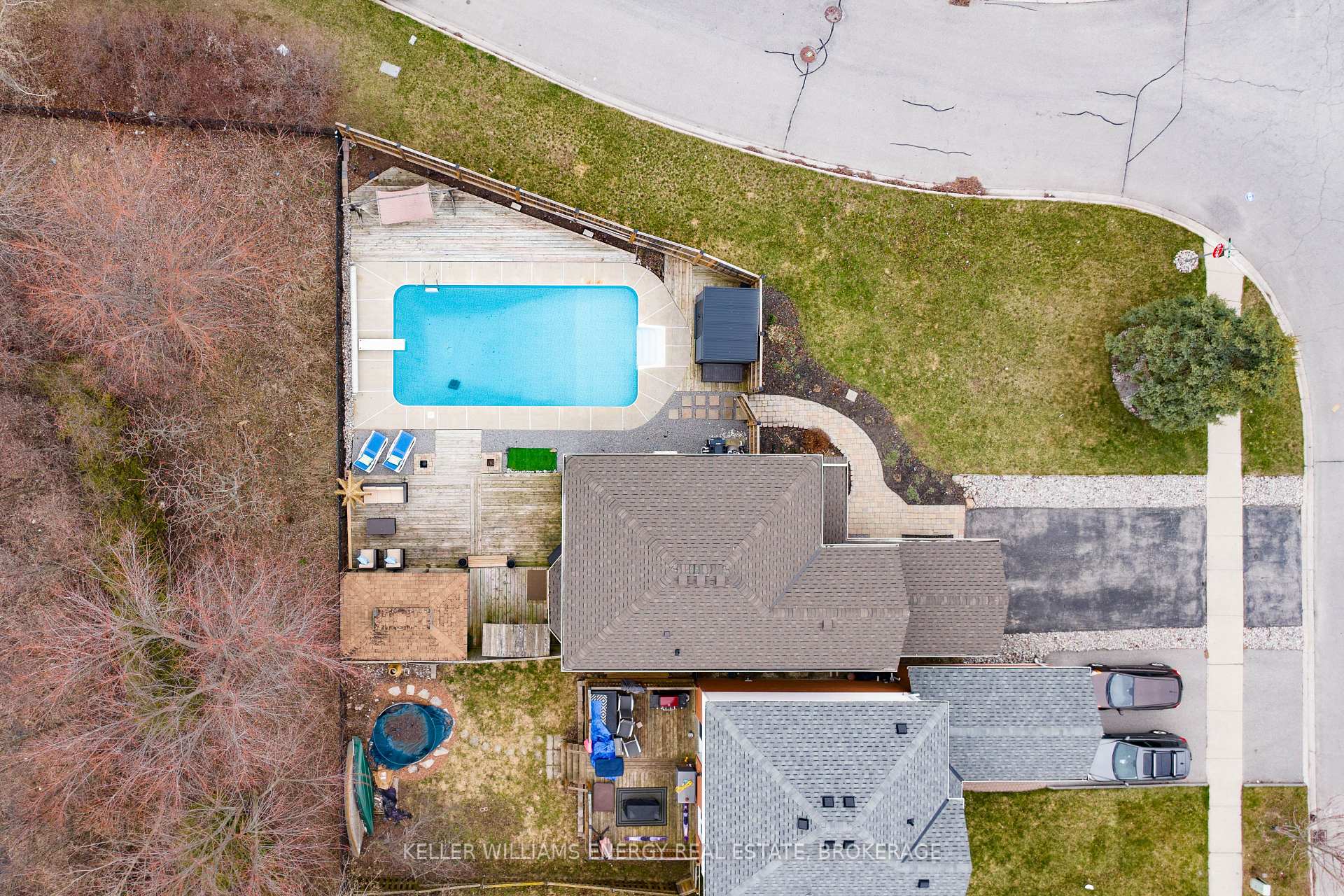 Photo 4 of 34 Moyse Drive, Clarington, Courtice — HOMEH