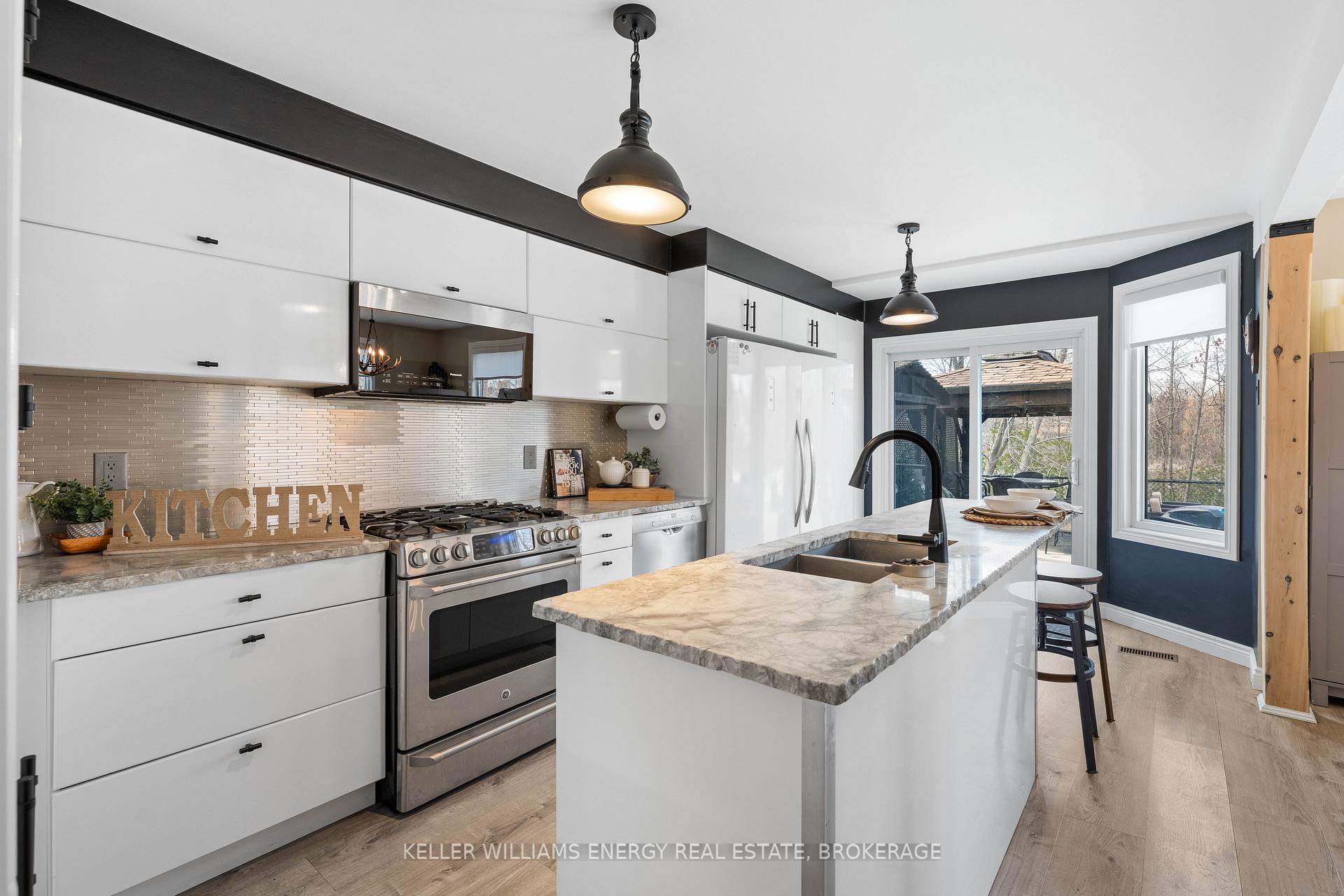 Photo 7 of 34 Moyse Drive, Clarington, Courtice — HOMEH