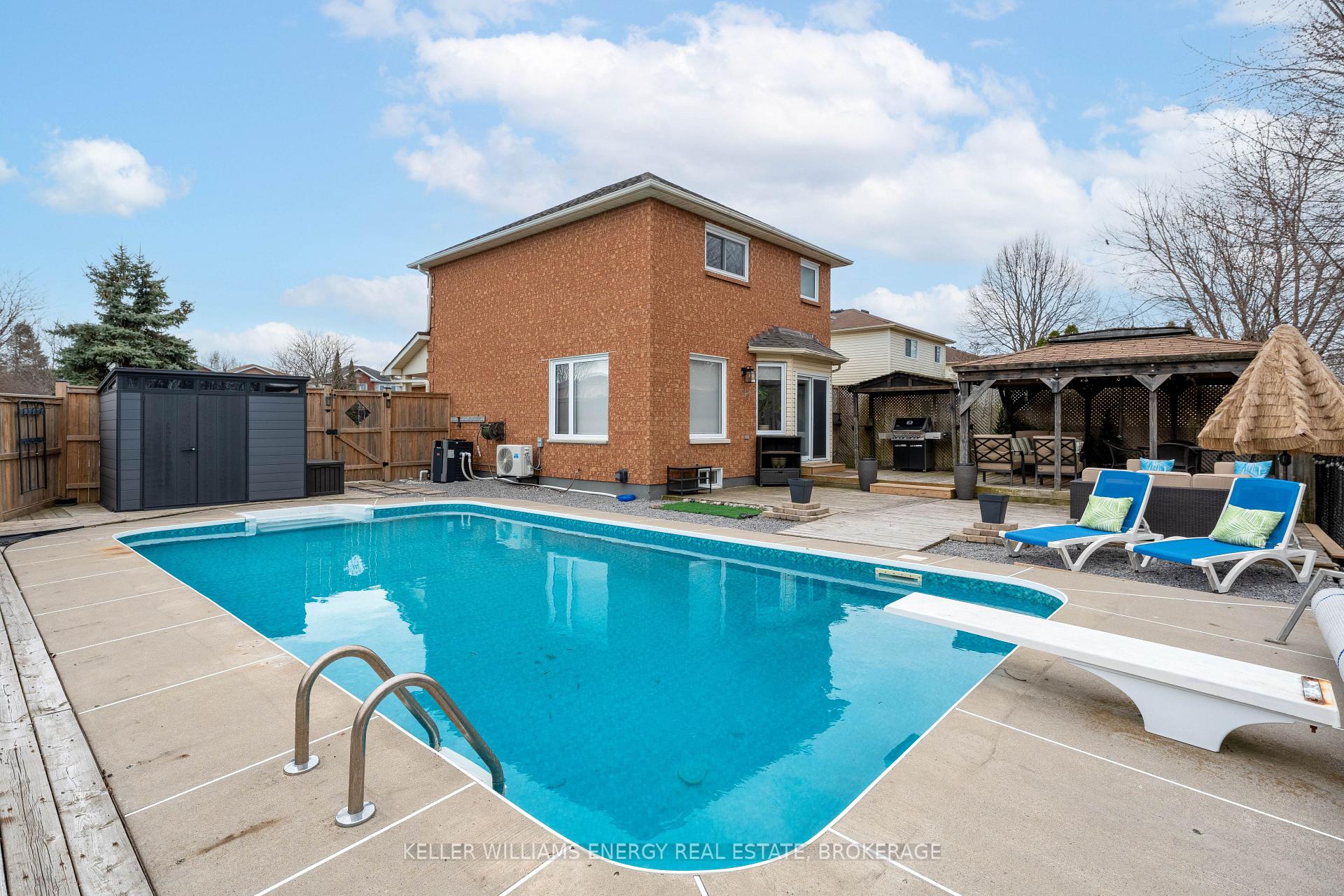 Photo 16 of 34 Moyse Drive, Clarington, Courtice — HOMEH