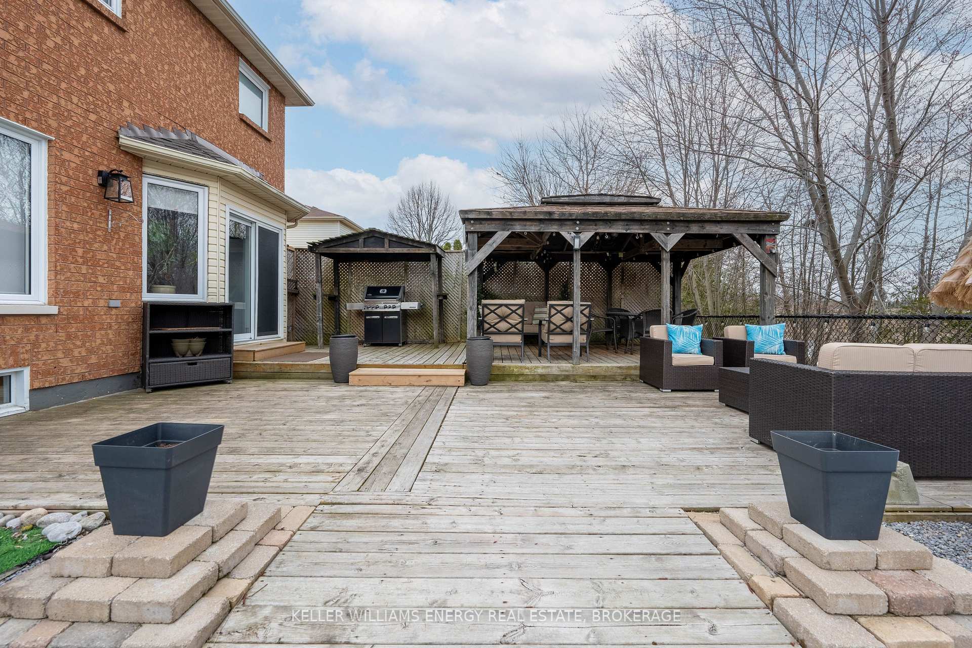 Photo 17 of 34 Moyse Drive, Clarington, Courtice — HOMEH