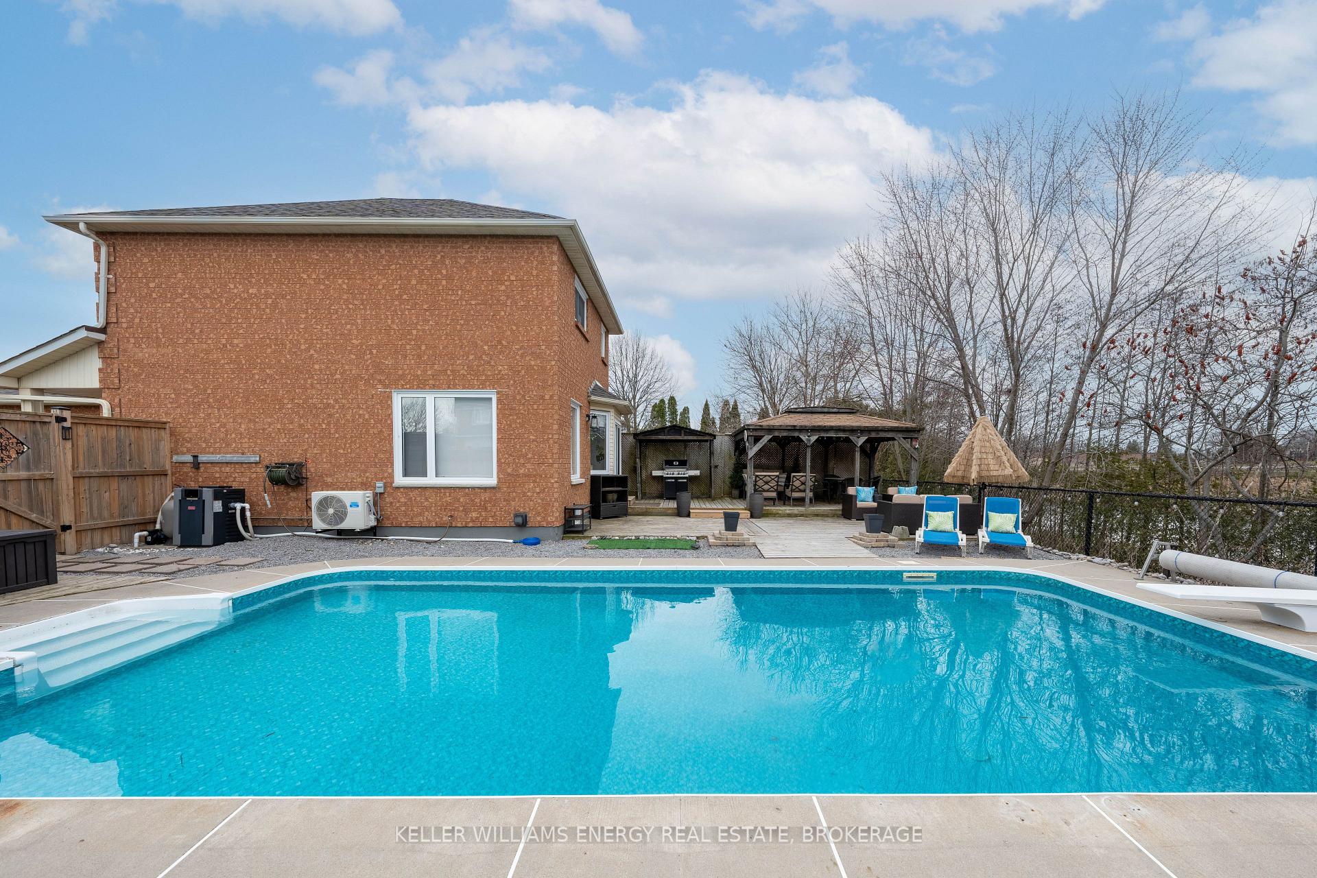Photo 19 of 34 Moyse Drive, Clarington, Courtice — HOMEH