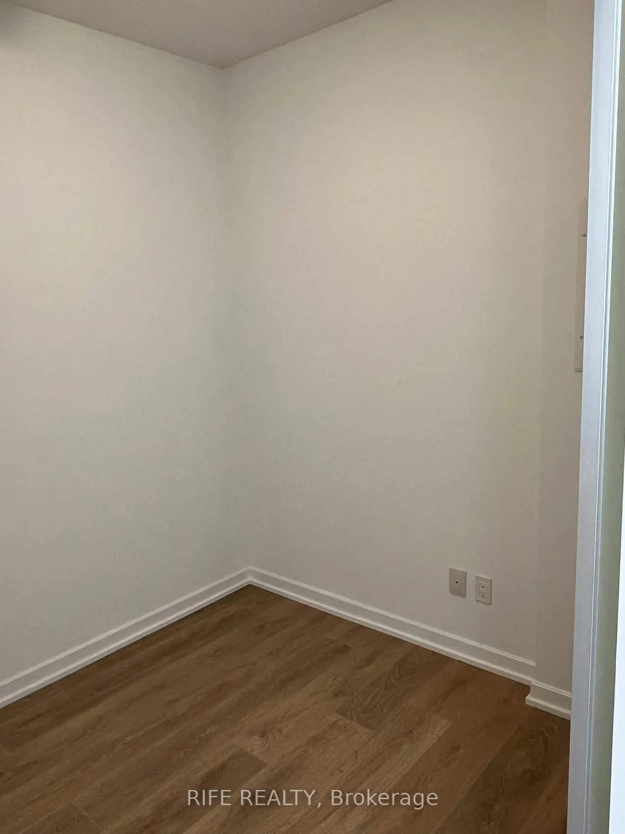 Photo 6 of Unit 710, 36 Forest Manor Road, North York, Henry Farm — HOMEH