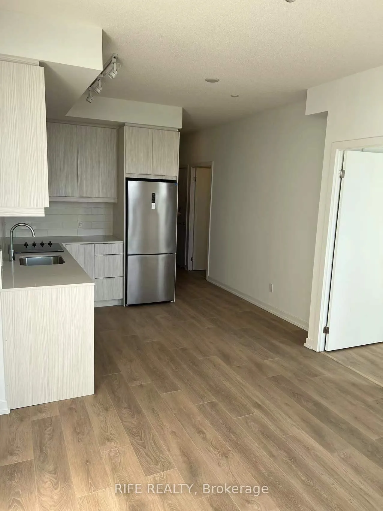 Photo 7 of Unit 710, 36 Forest Manor Road, North York, Henry Farm — HOMEH